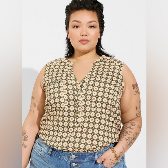 Torrid 2X Geometric Print Sleeveless Tank Top Pockets Vneck Brown Blue Travel - Picture 2 of 13